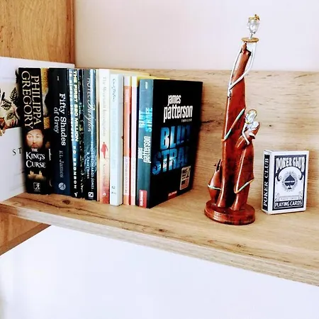 Marvelous Riverside Flat Ruse