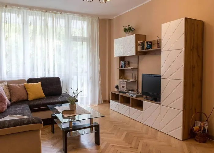 Marvelous Riverside Flat Apartment