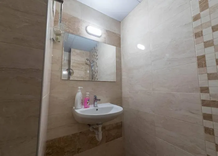 Marvelous Riverside Flat Apartment